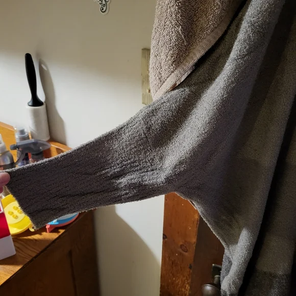 Barefoot dreams cozy cardigan.